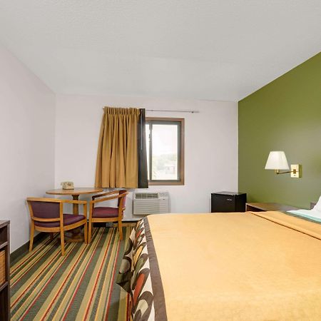 Super 8 By Wyndham Buffalo Eksteriør bilde
