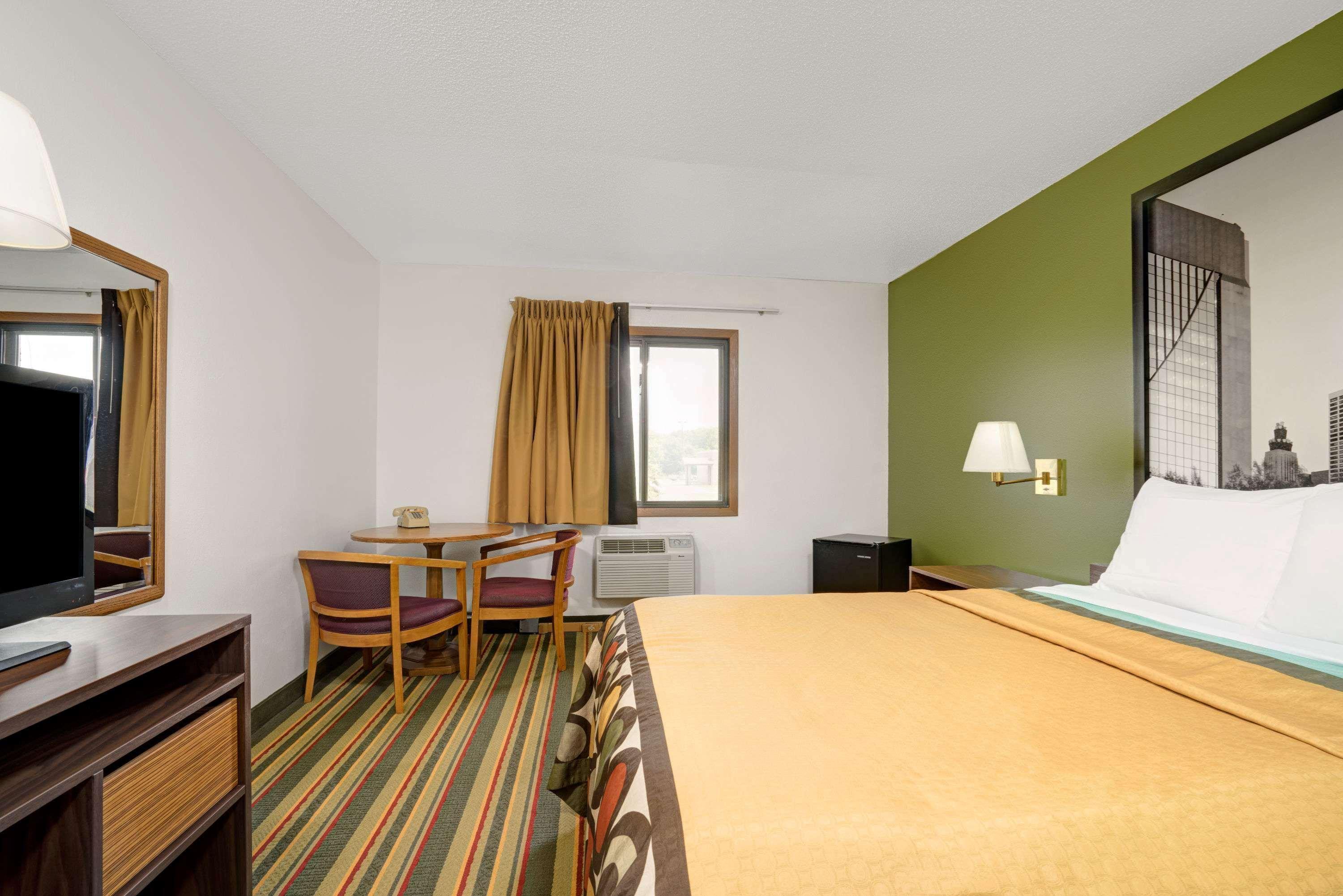 Super 8 By Wyndham Buffalo Eksteriør bilde